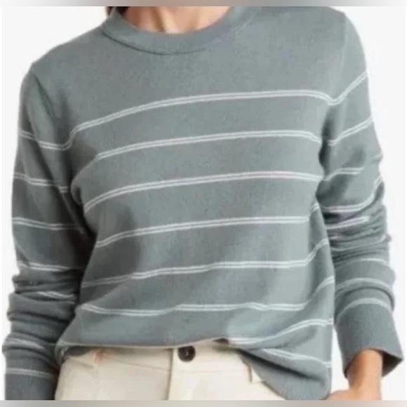 Vince Sweaters - Vince Merino Wool Sweater XS